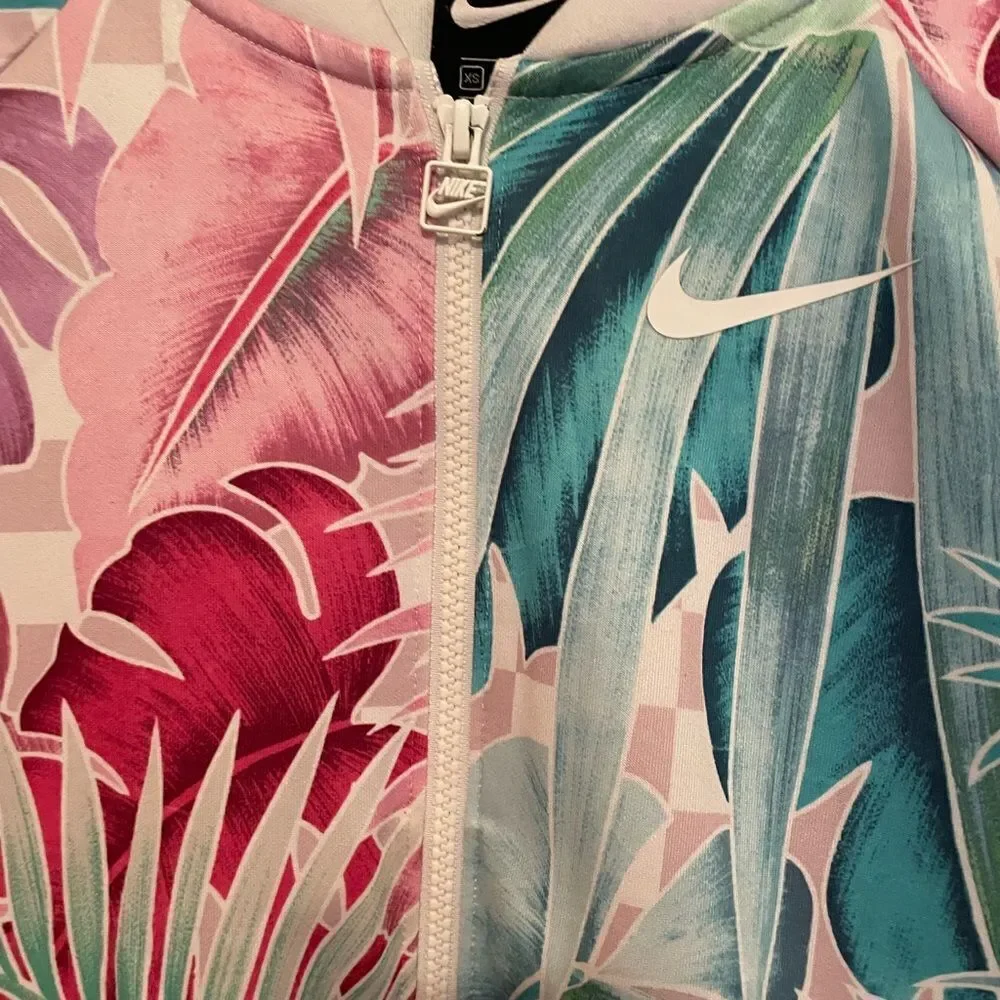 Nike Women’s Tropical Print Zip Up Jacket XS